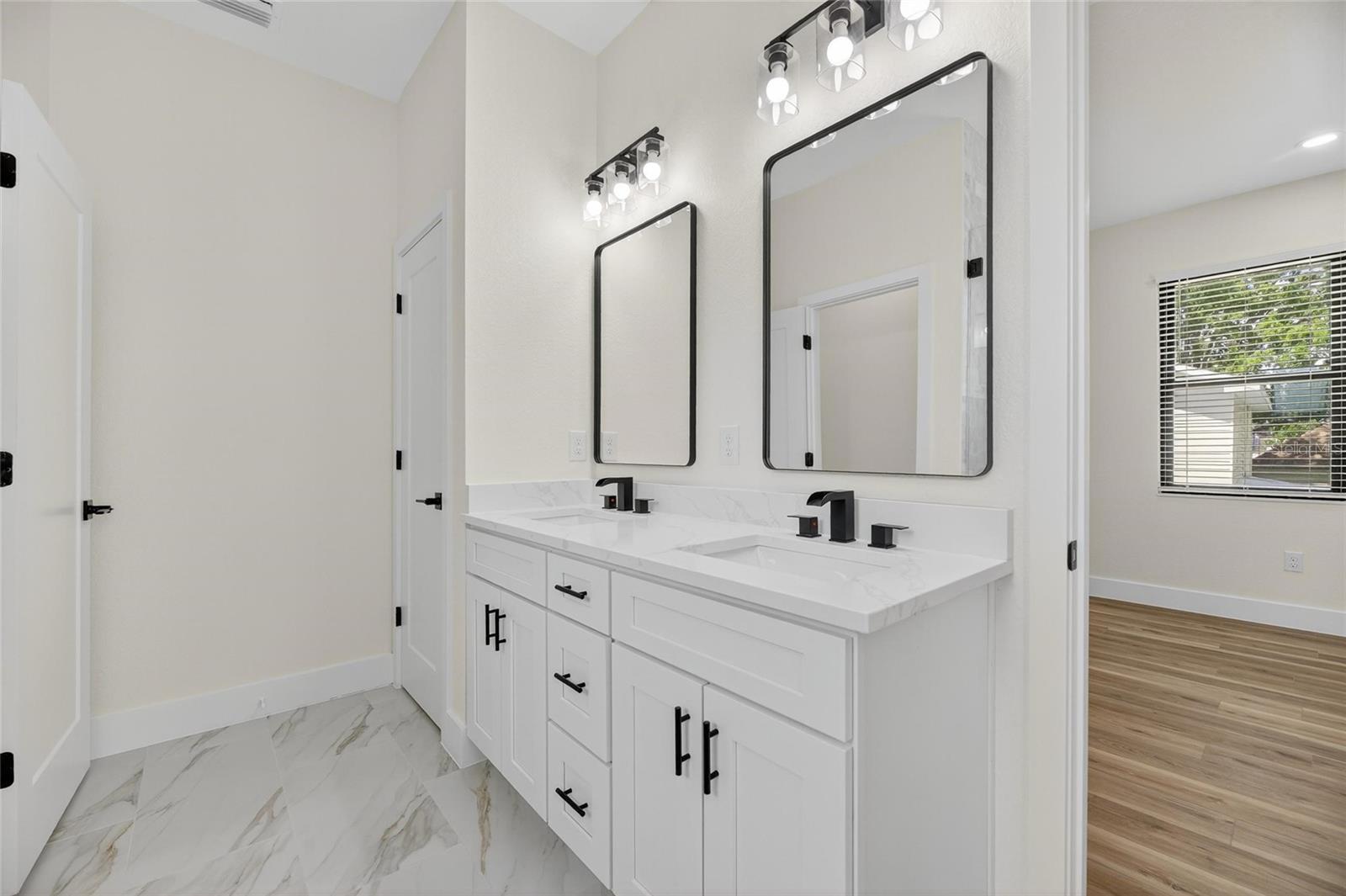 primary bath-dual sinks