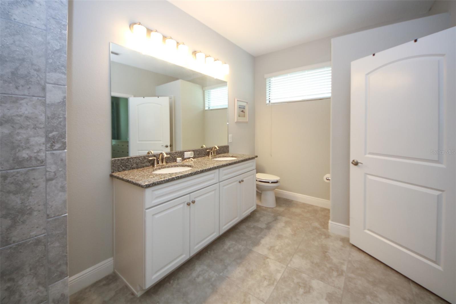 Primary bedroom bath