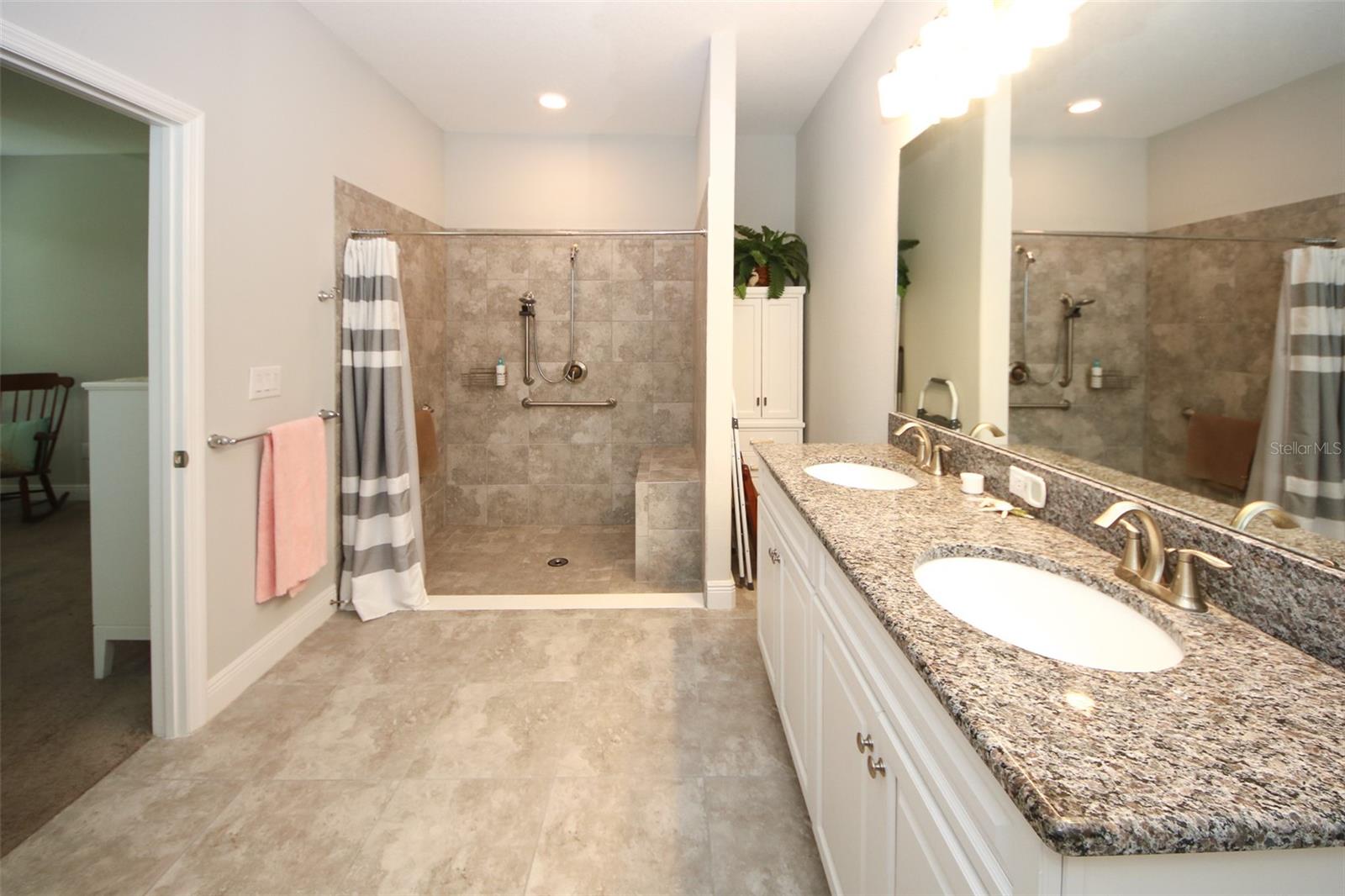 Primary bedroom bath