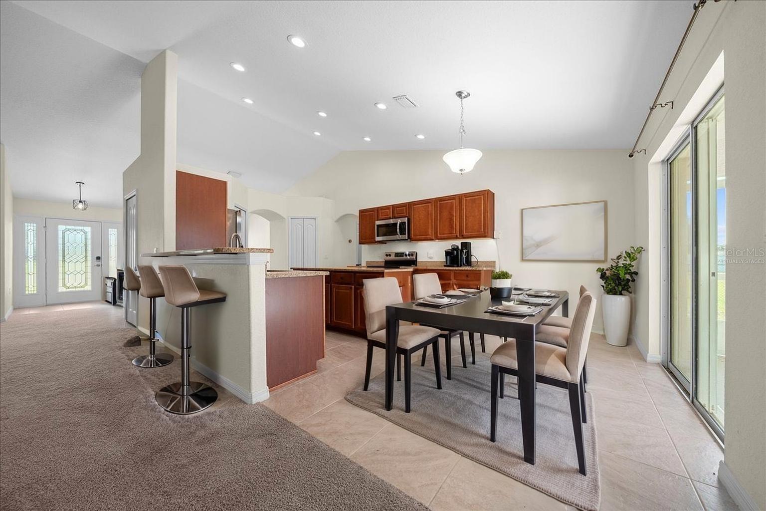 THIS PHOTO IS VIRTUALLY STAGED