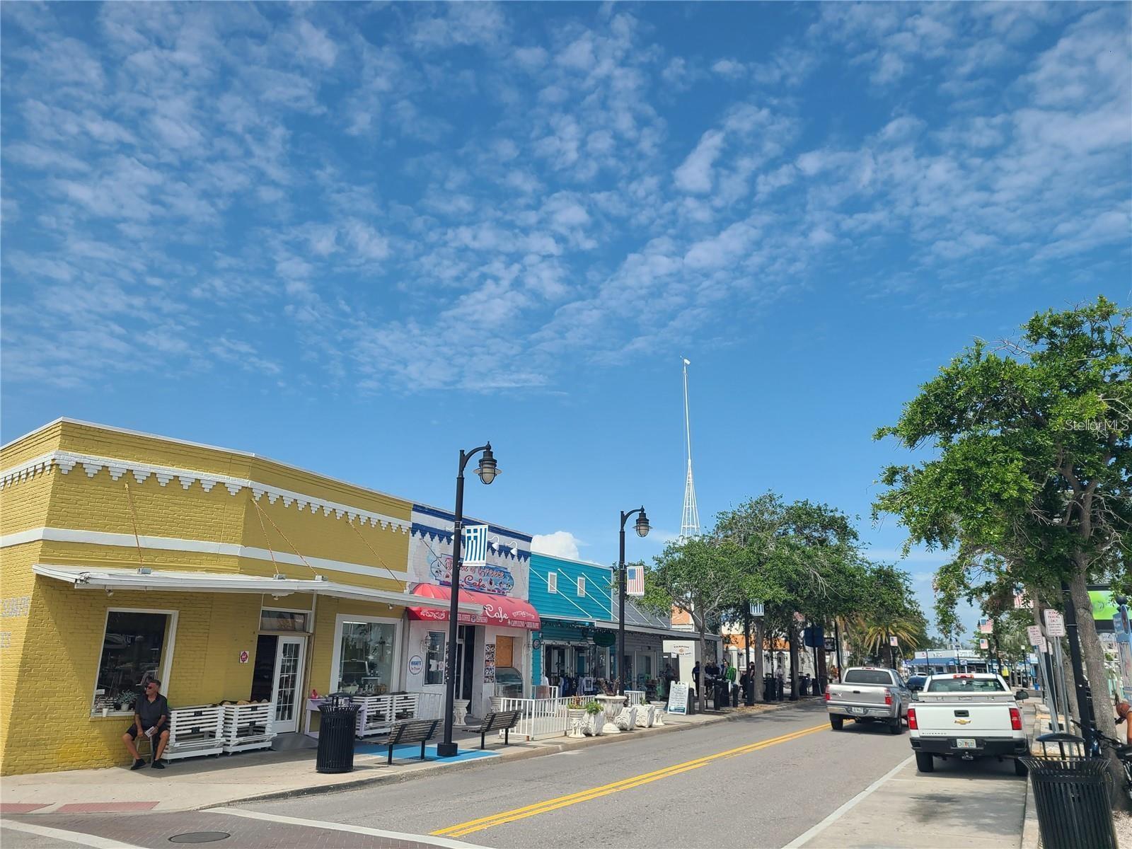 Shopping at the sponge docks