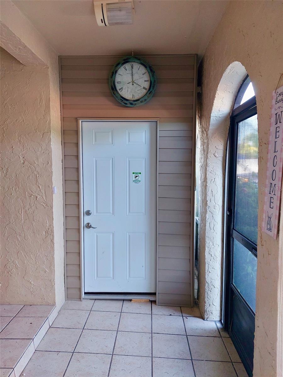 Enclosed entry porch