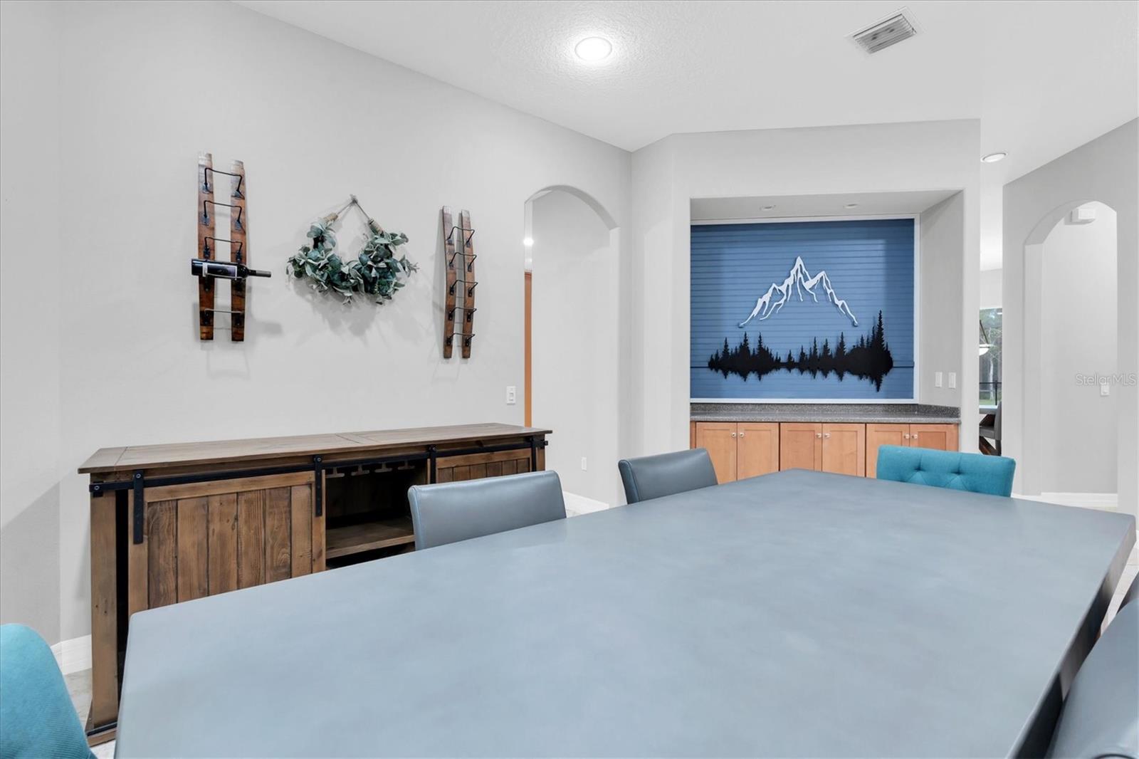 Dining room with dry bar