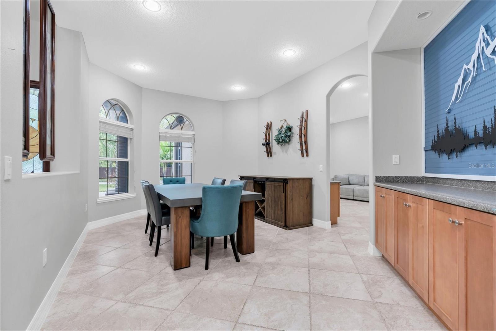 Dining room with dry bar