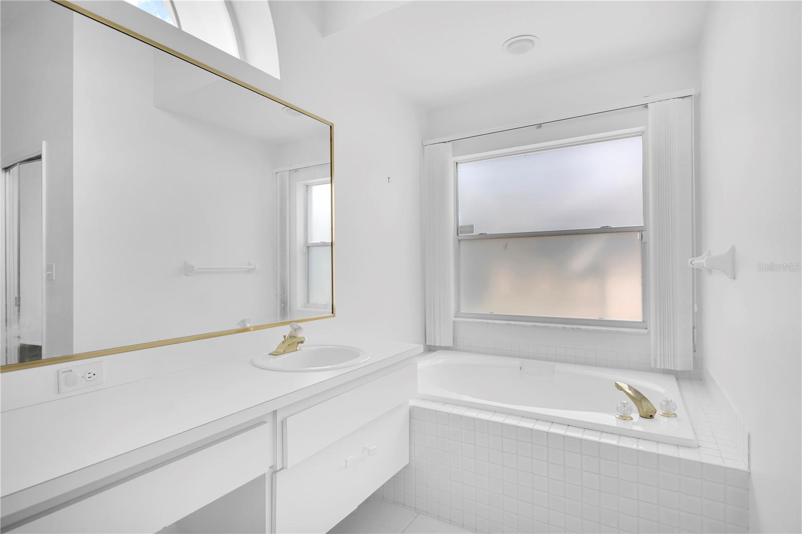 Ensiute/Tub