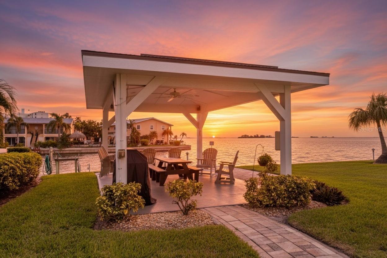 Dolphin Pointe