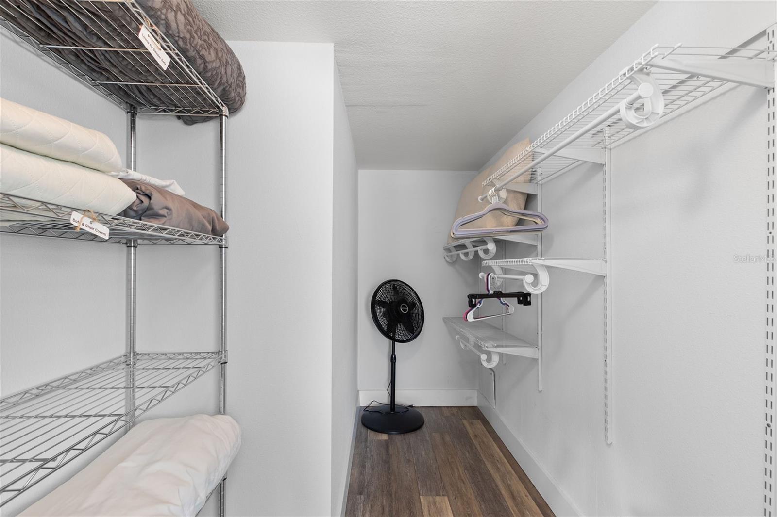 walk in Closet
