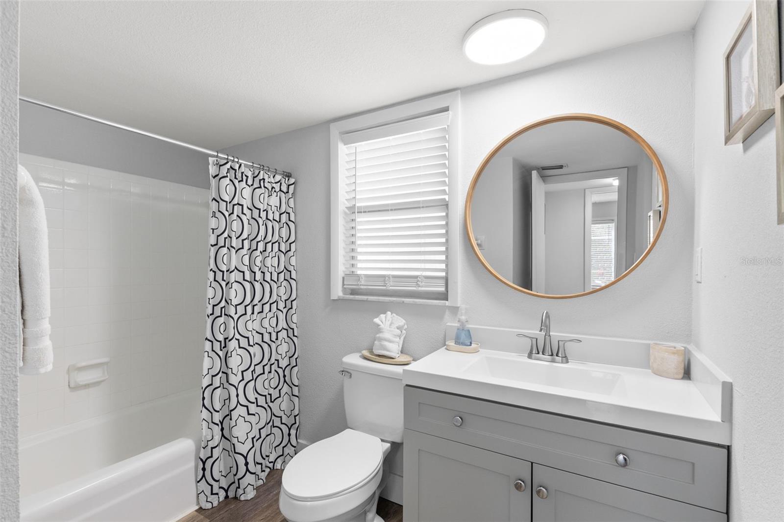 2nd Bathroom