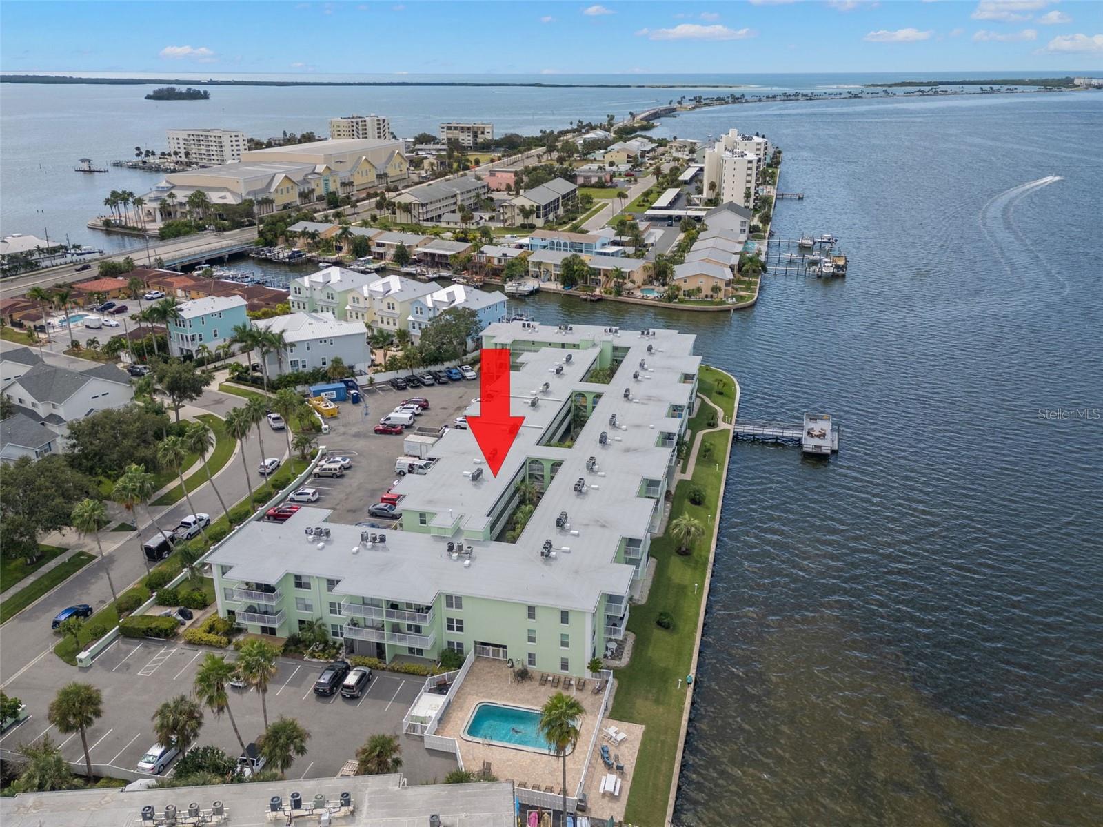 Dolphin Pointe