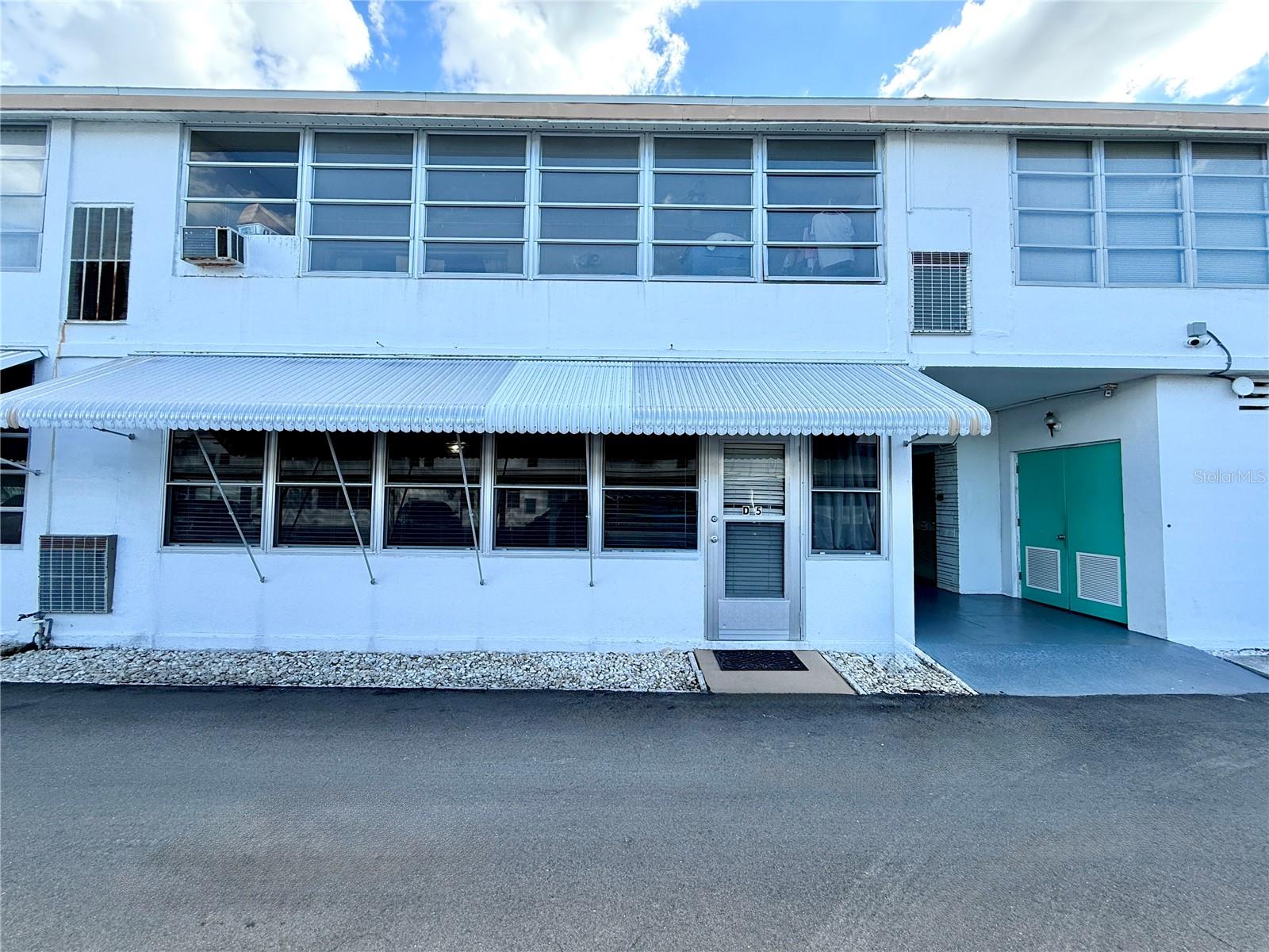 Back of unit