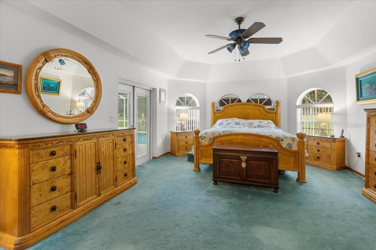 Master Bedroom with en suite bath