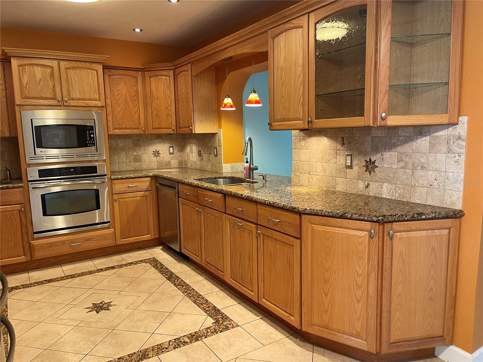 Kitchen is equipped with 2 sinks