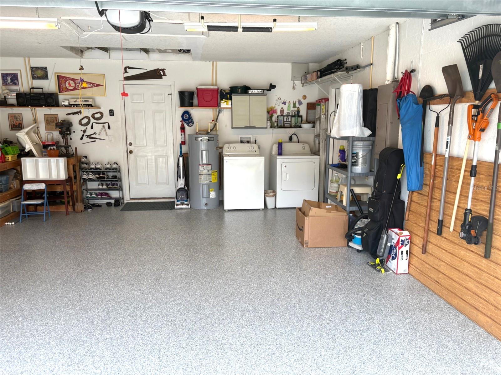 Garage with washer and dryer hook up