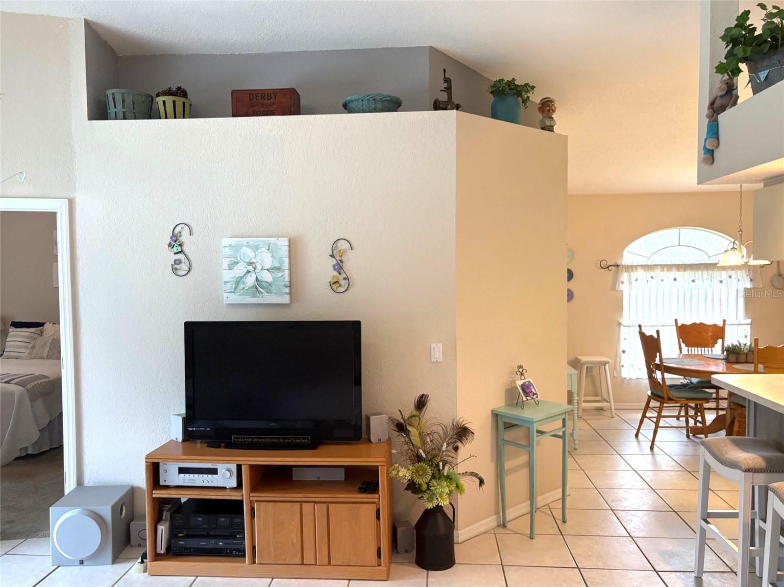 entry between living and dining room