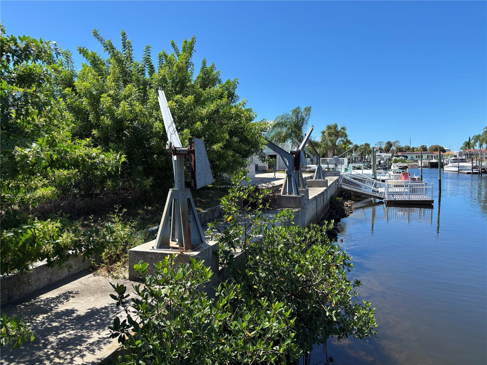 W7879357