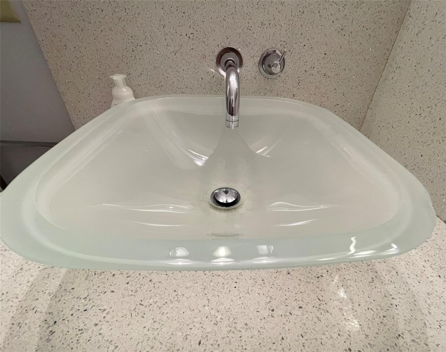 Primary bath sink