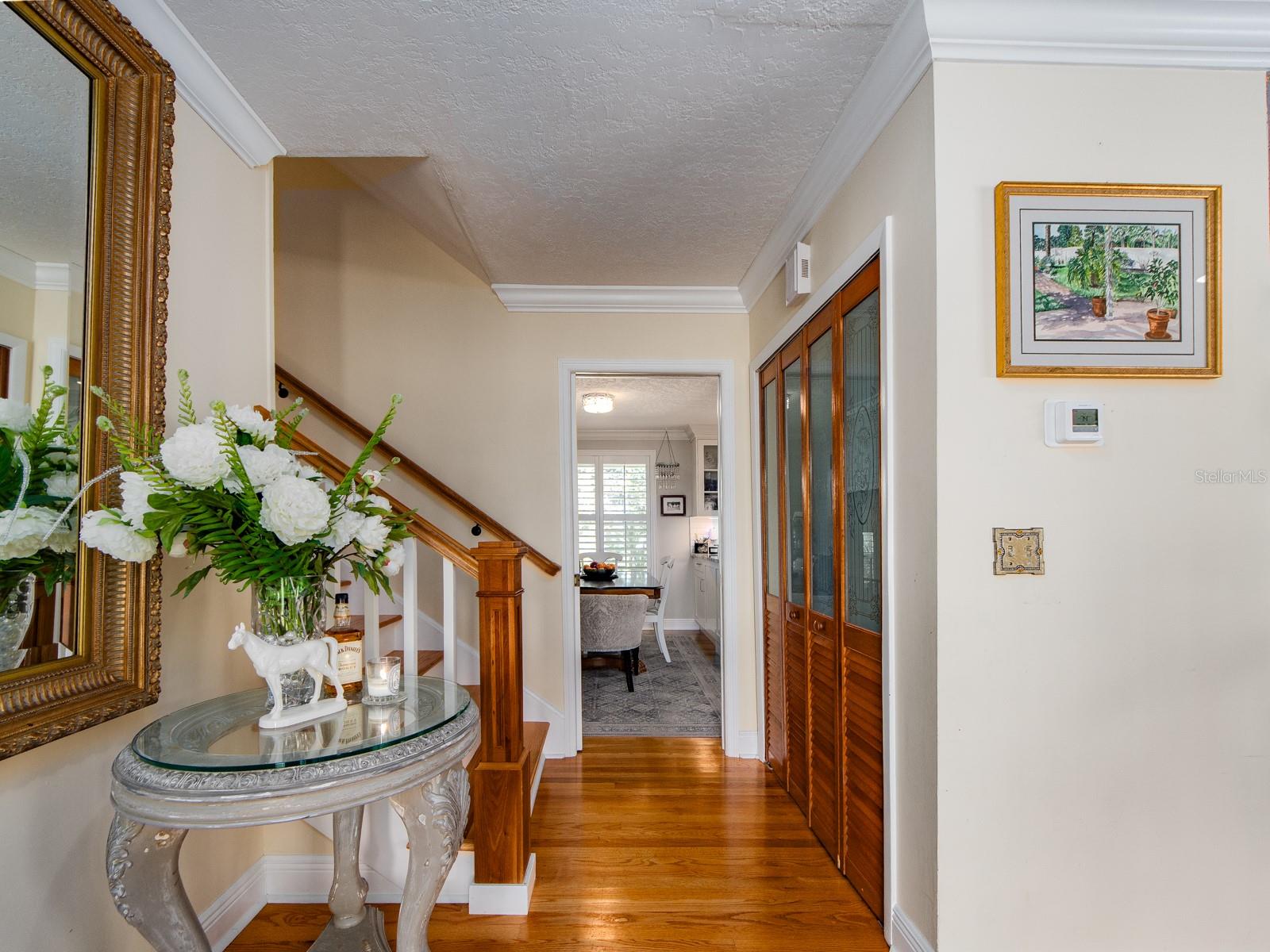 Entry towards kitchen