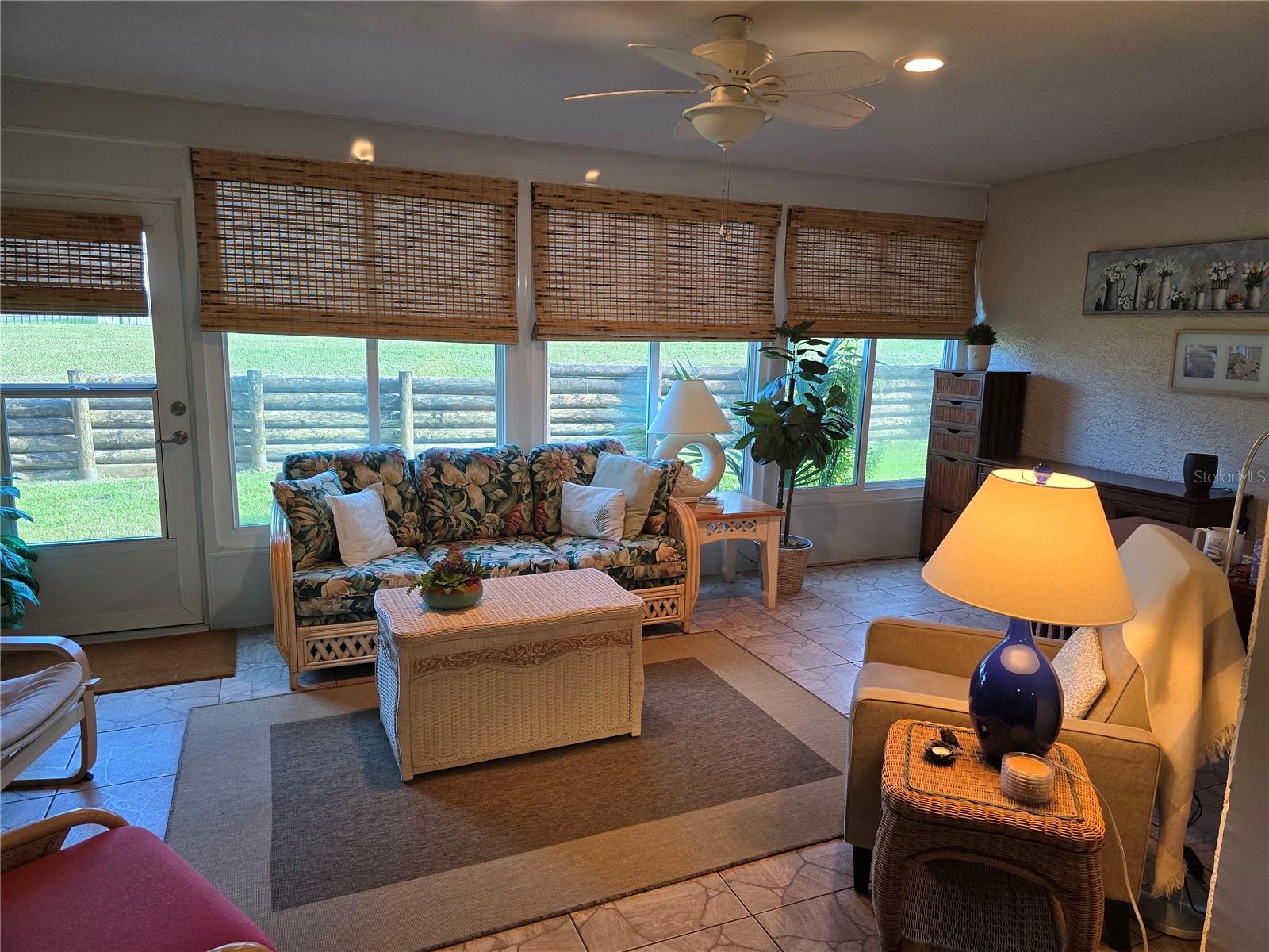 LARGE FLORIDA ROOM