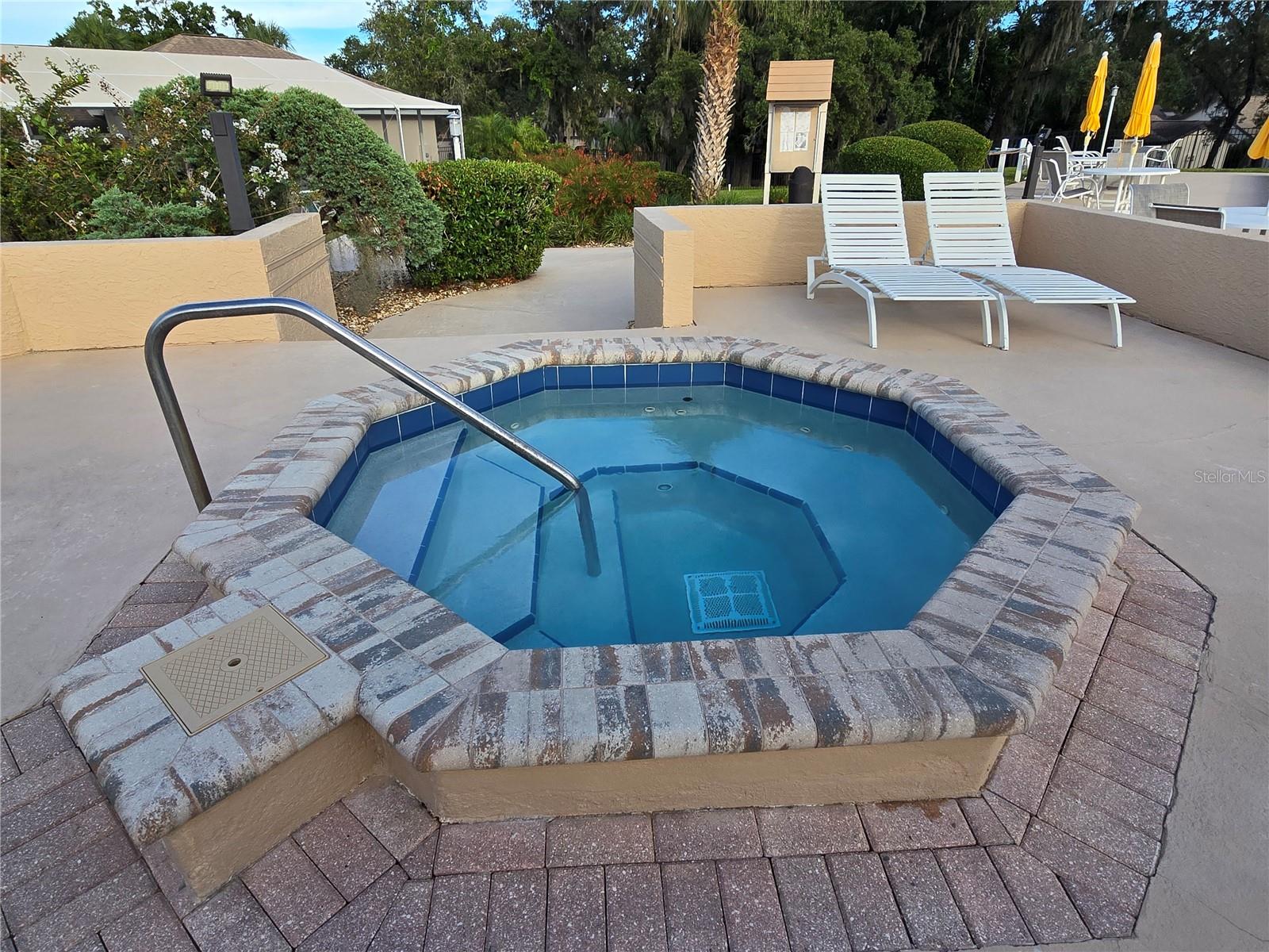 HOT TUB/SPA