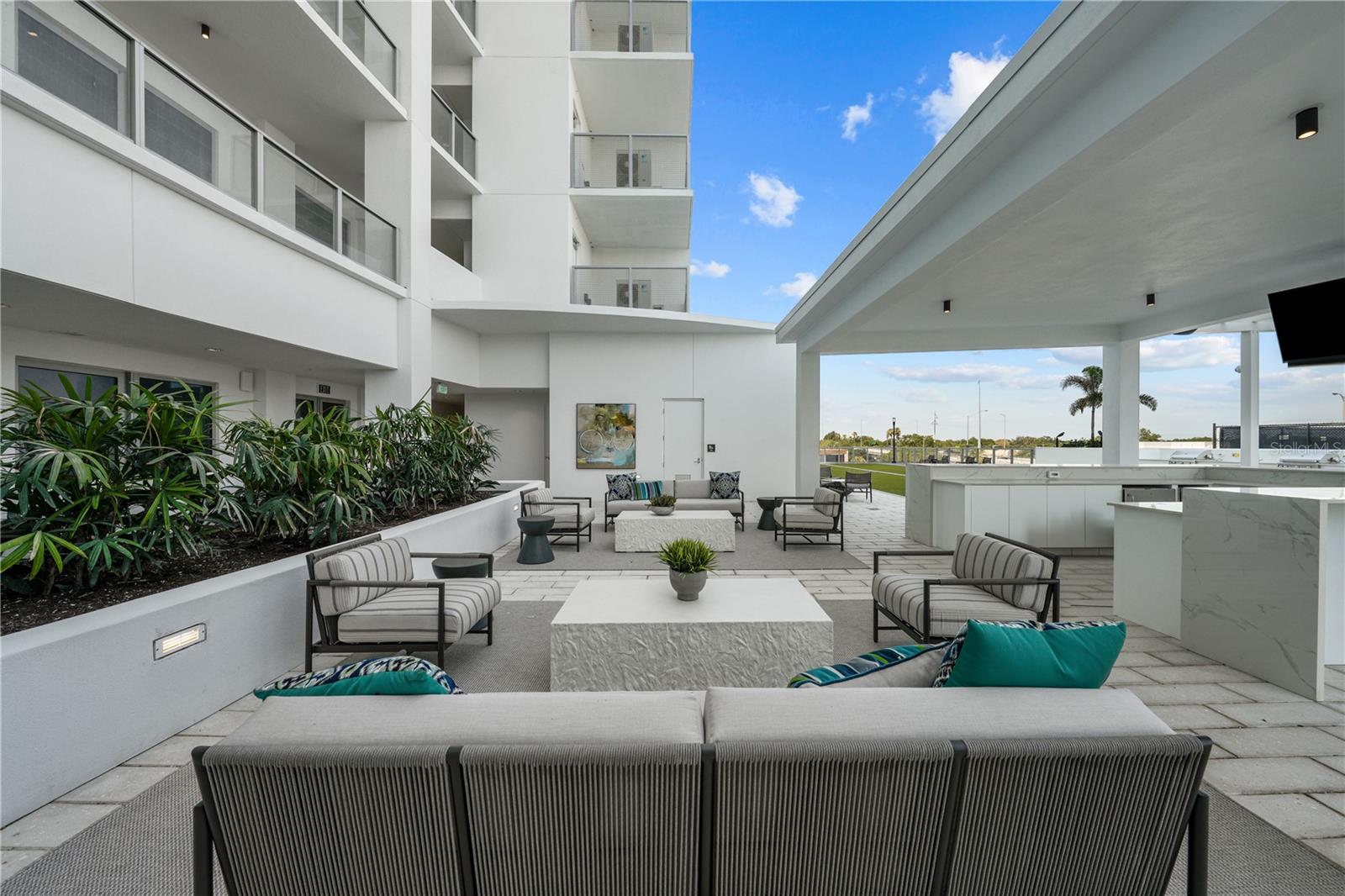 4th floor amenity deck