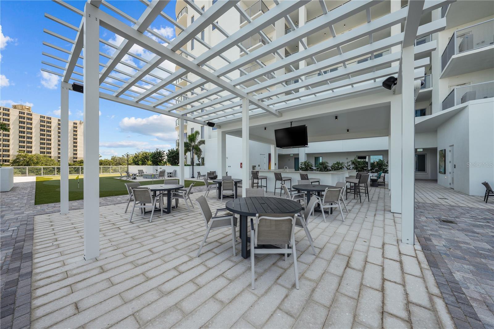 4th floor amenity deck