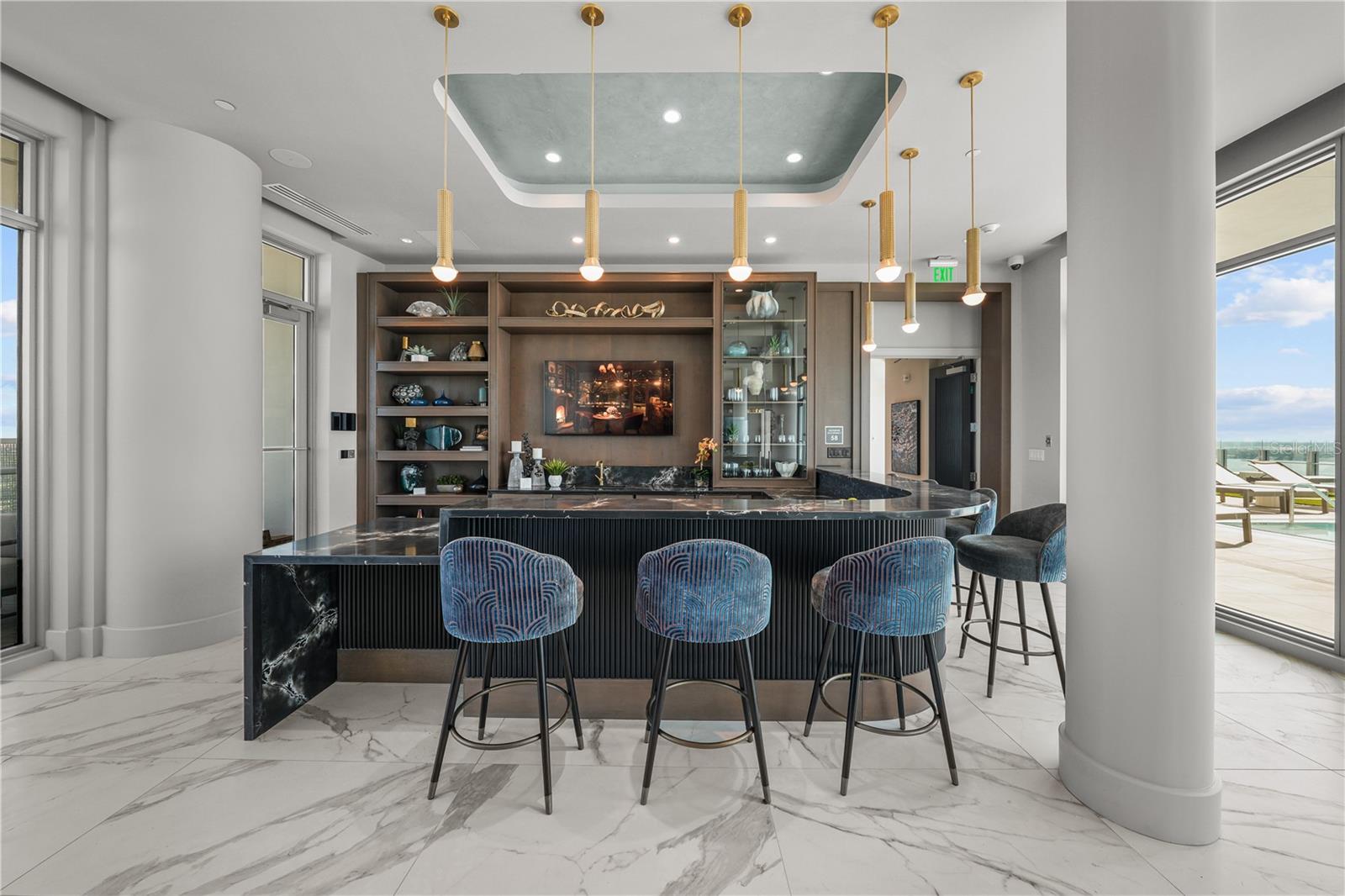 Rooftop Amenities - club room