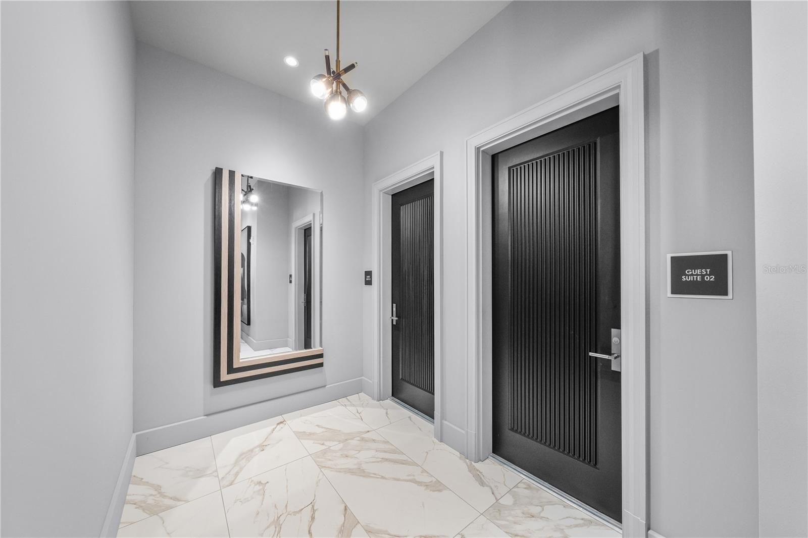 2 Guest Suites