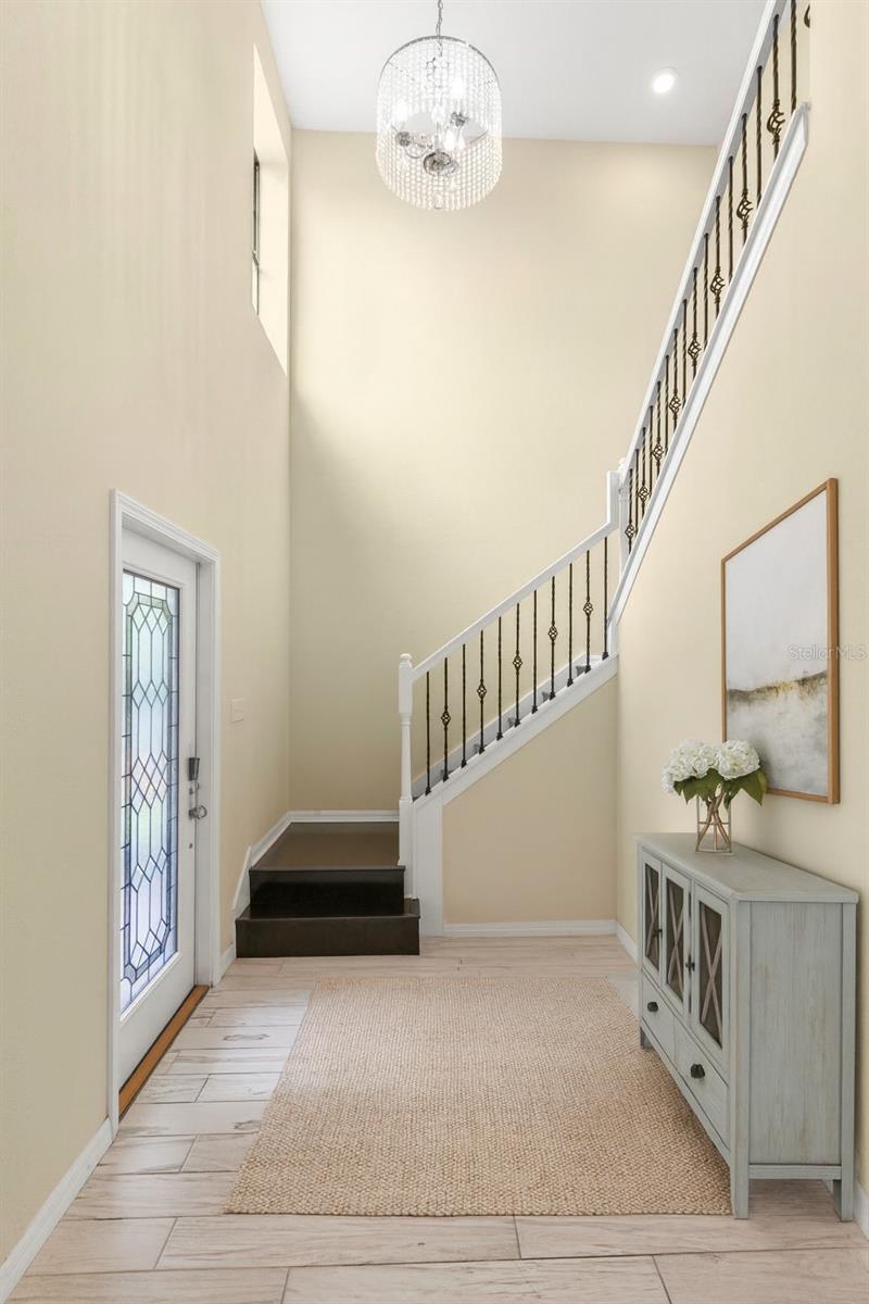 Virtual staging - 2-story grand foyer
