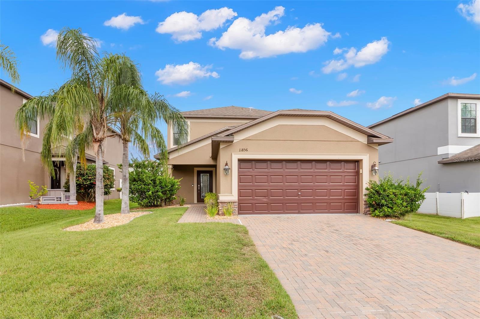 3 bed / 2.5 bath with 2-car garage!