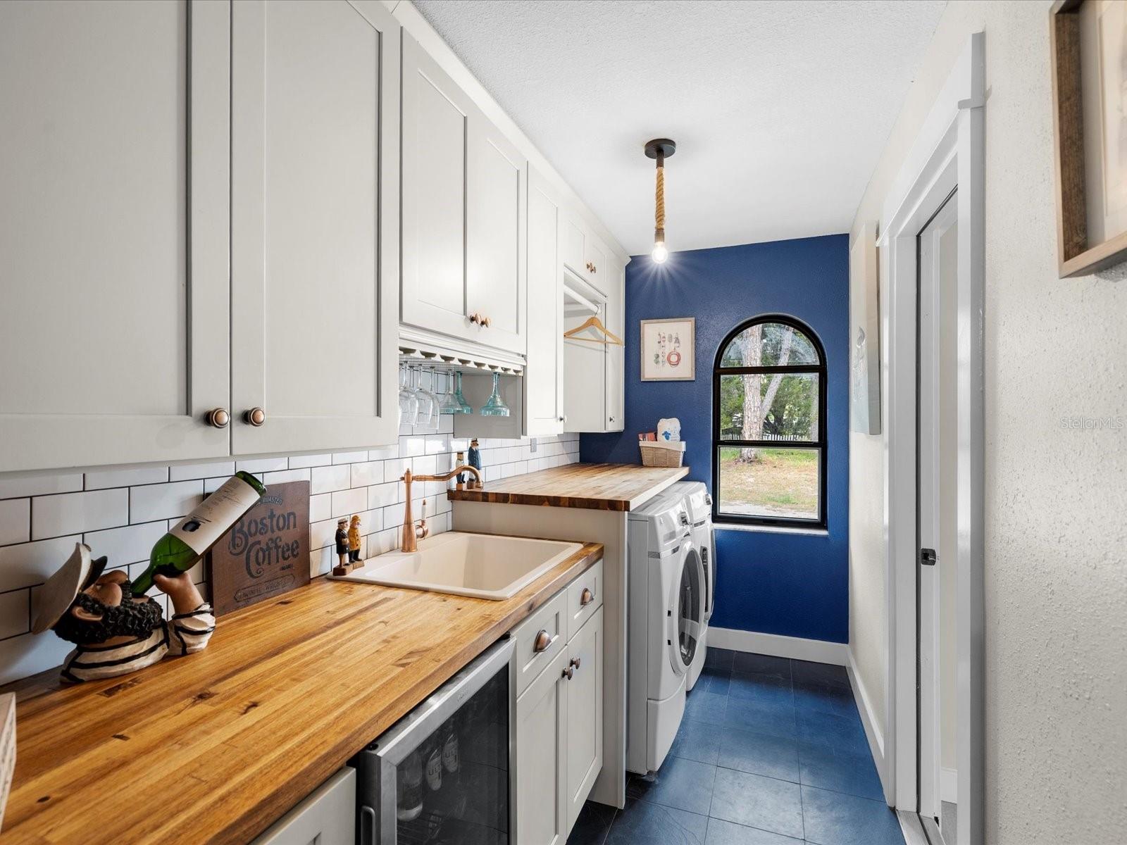 "Galley" (Laundry Room)