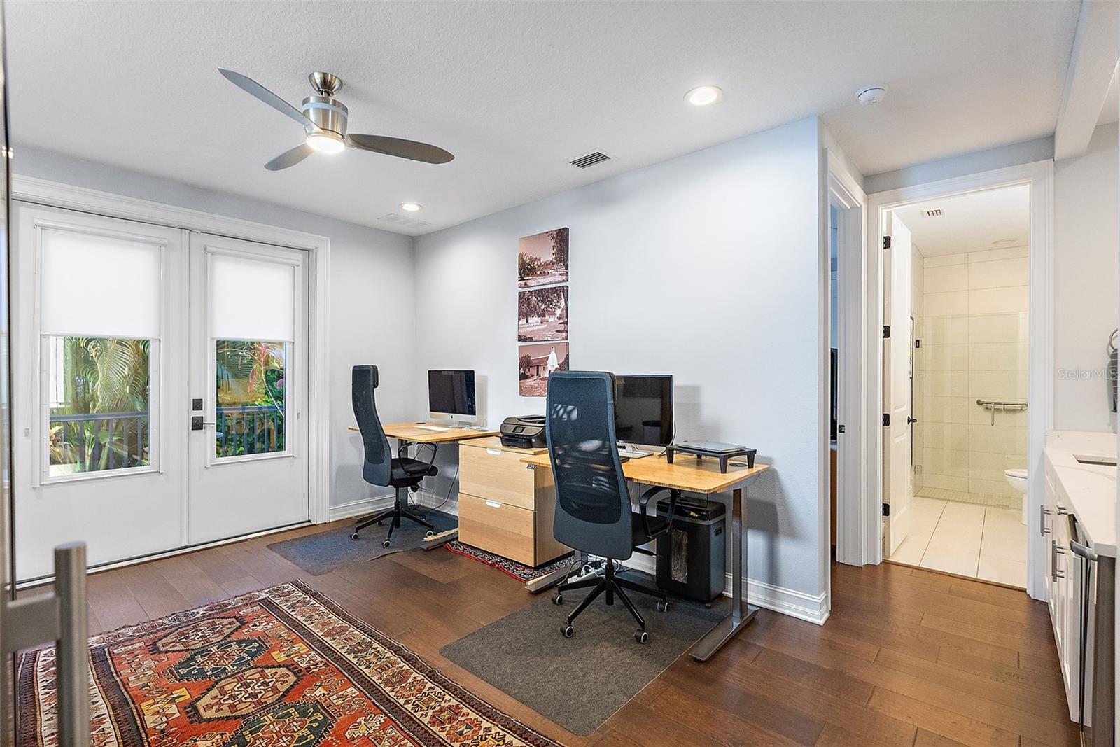 Flex space on 1st floor