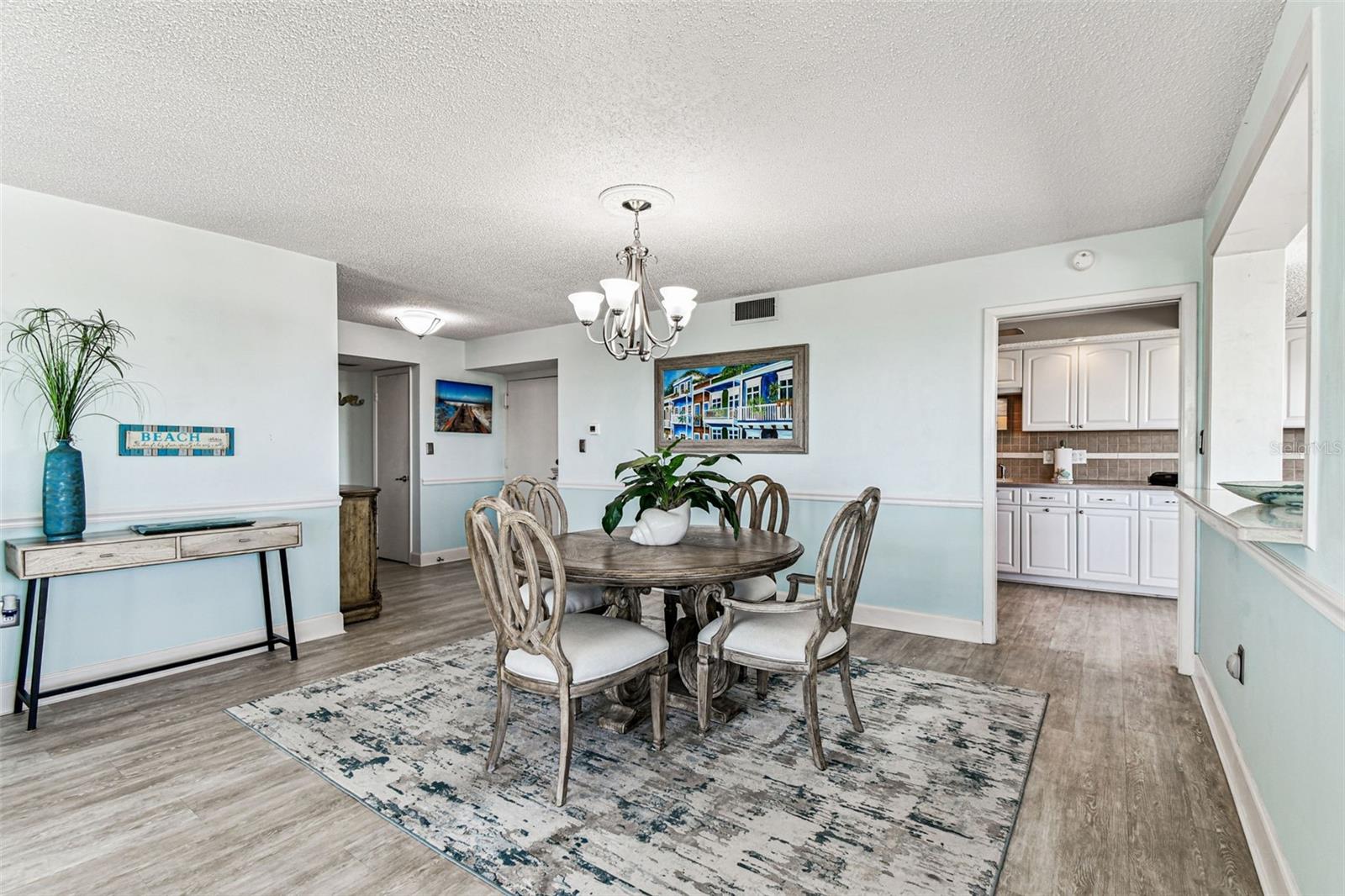 Dining relax and entertain