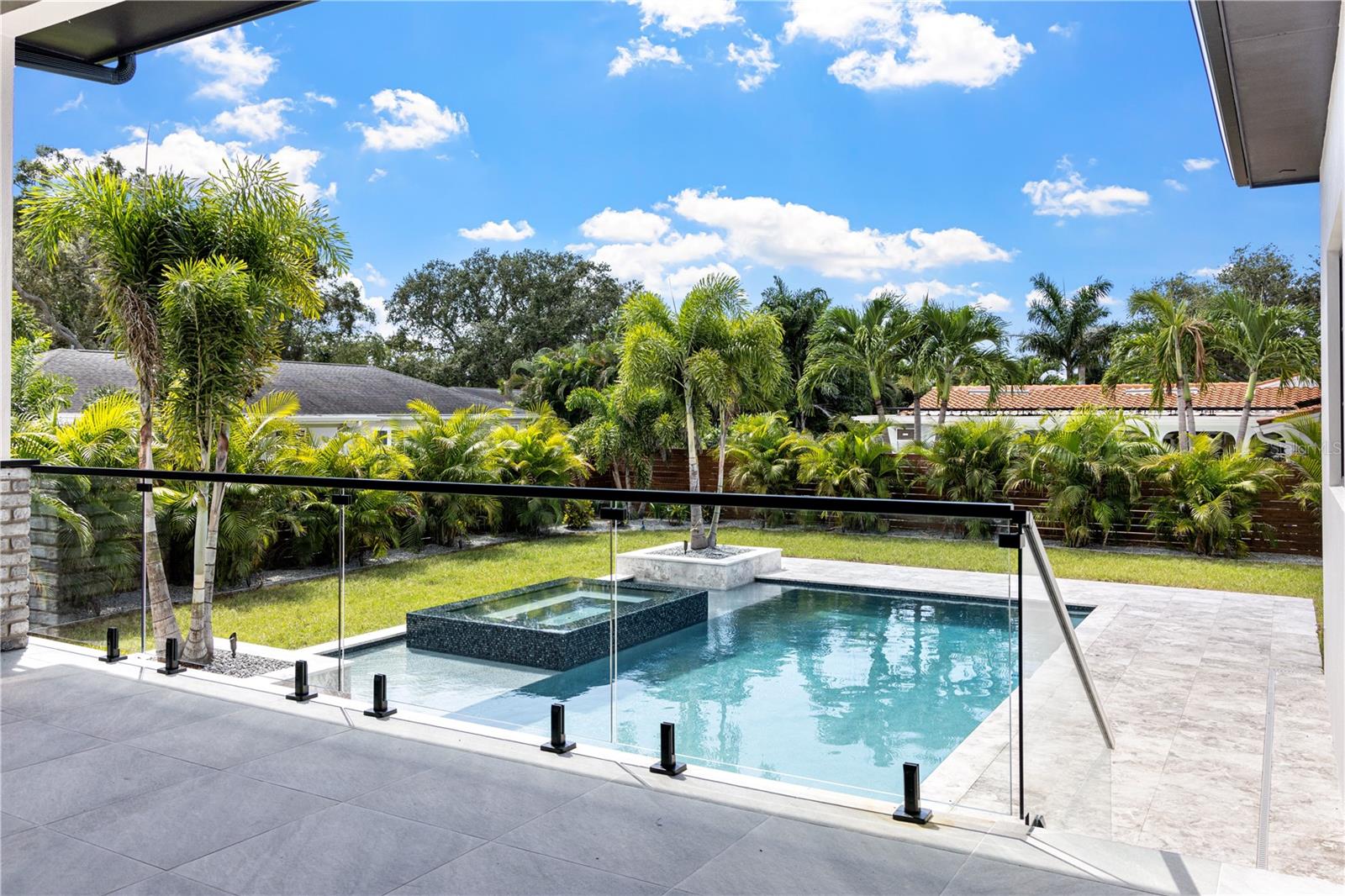 Outdoor Kitchen/Lanai