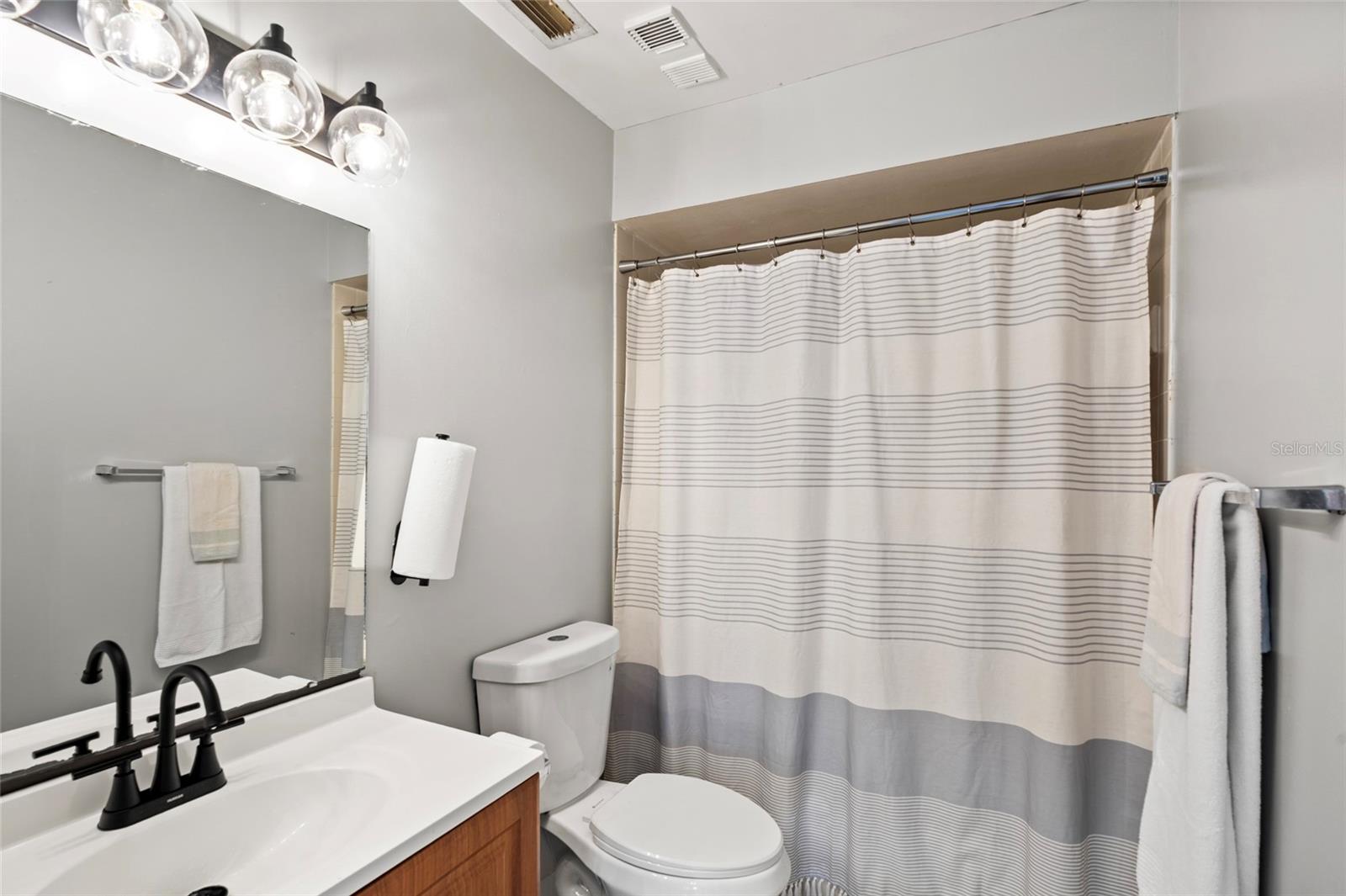 2nd Bathroom