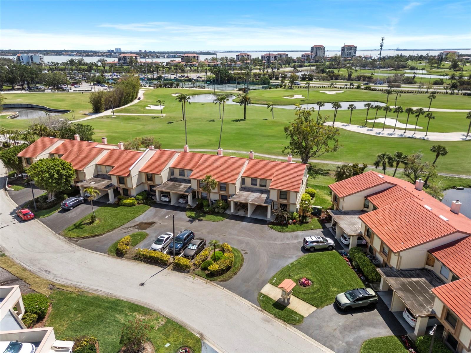 "Townhouse" Condo overlooking the Isla Del Sol Golf & Country Club