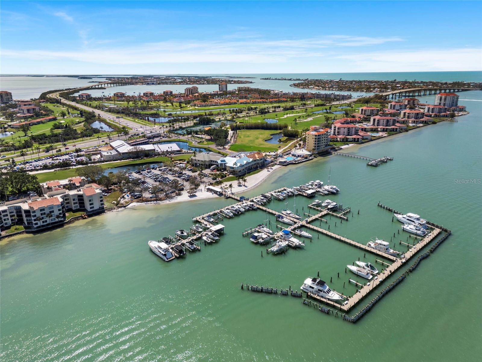 Isla Del Sol Yacht & Country Club Marina & Boat Slips