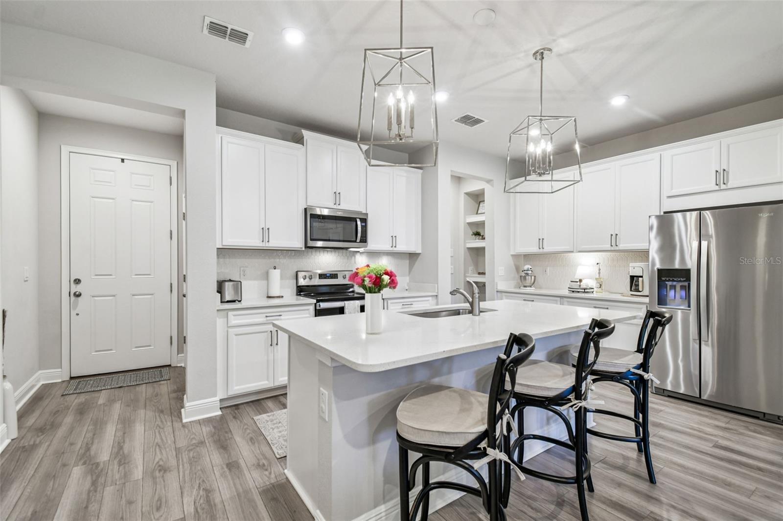 Light and bright kitchen