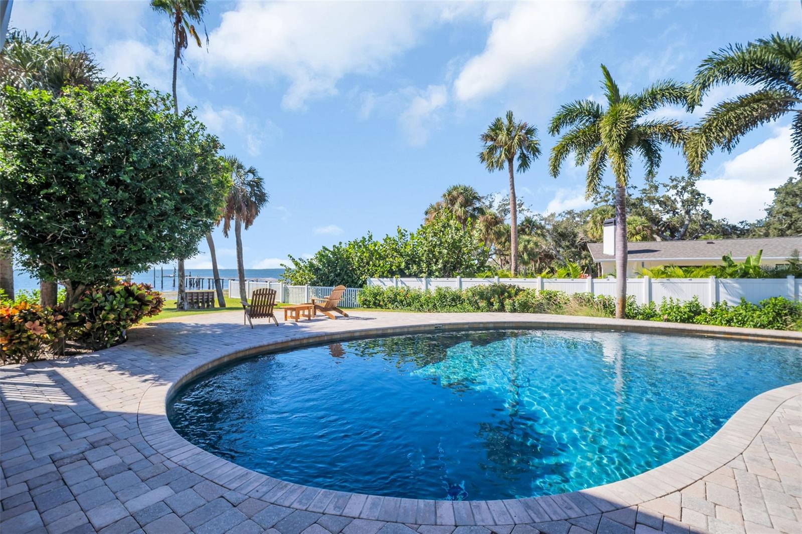 Oversized Pool - 10 ft Deep End