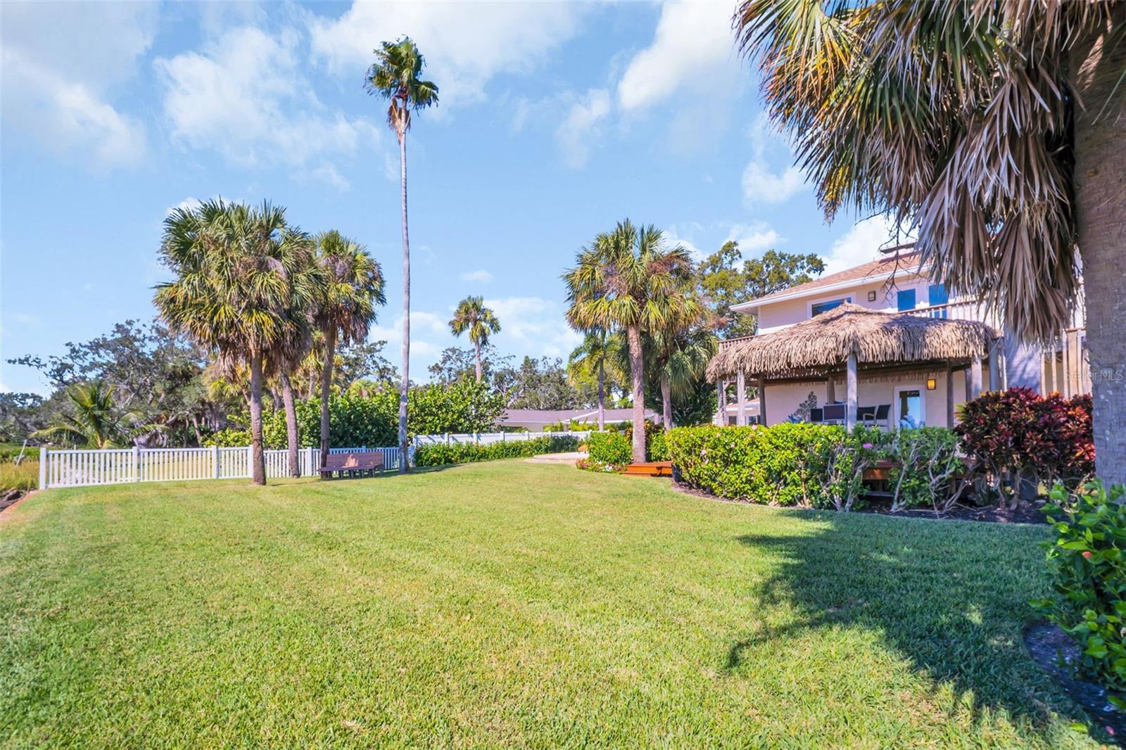 Private Estate Style Yard