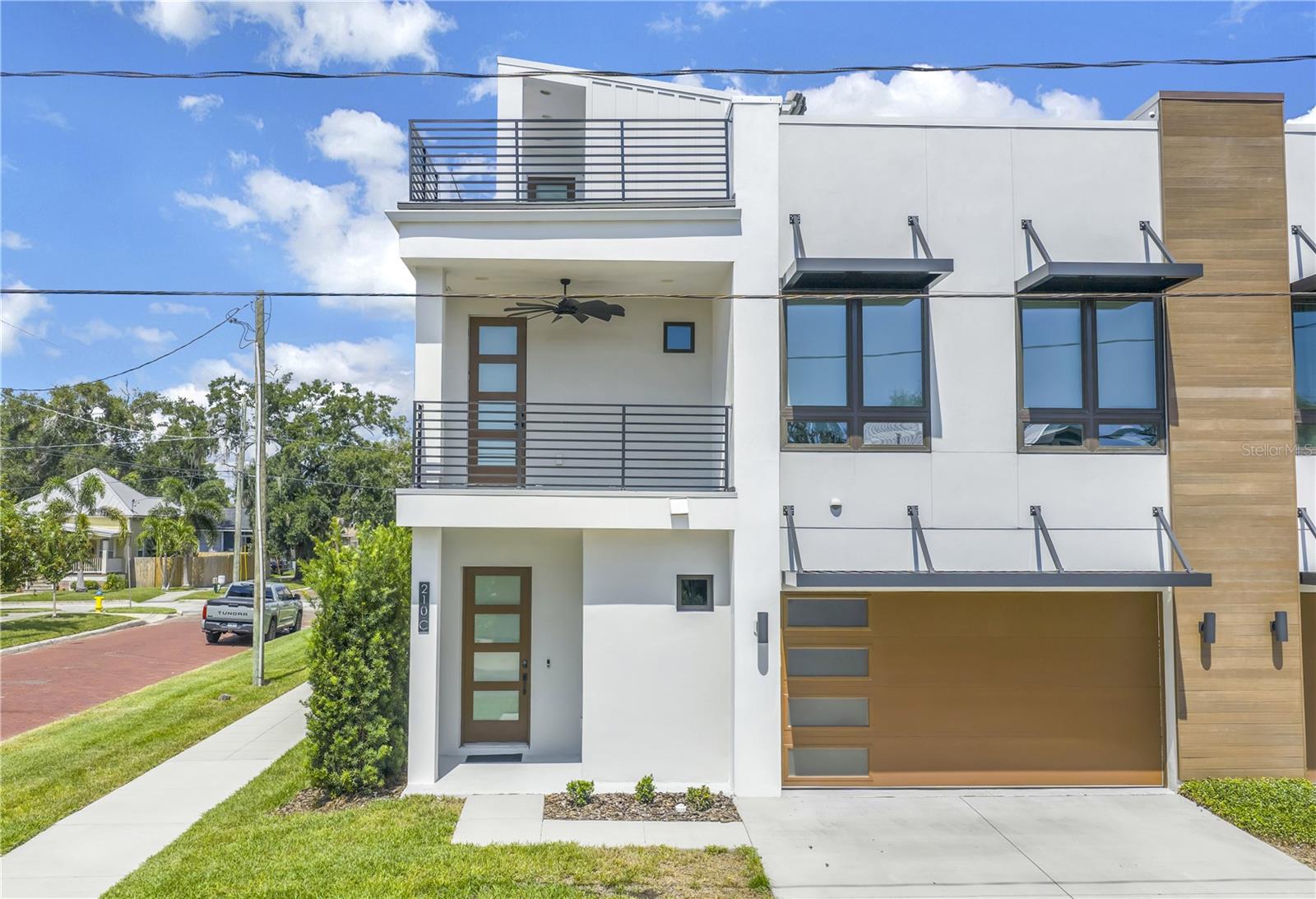 201 W Amelia Ave #C