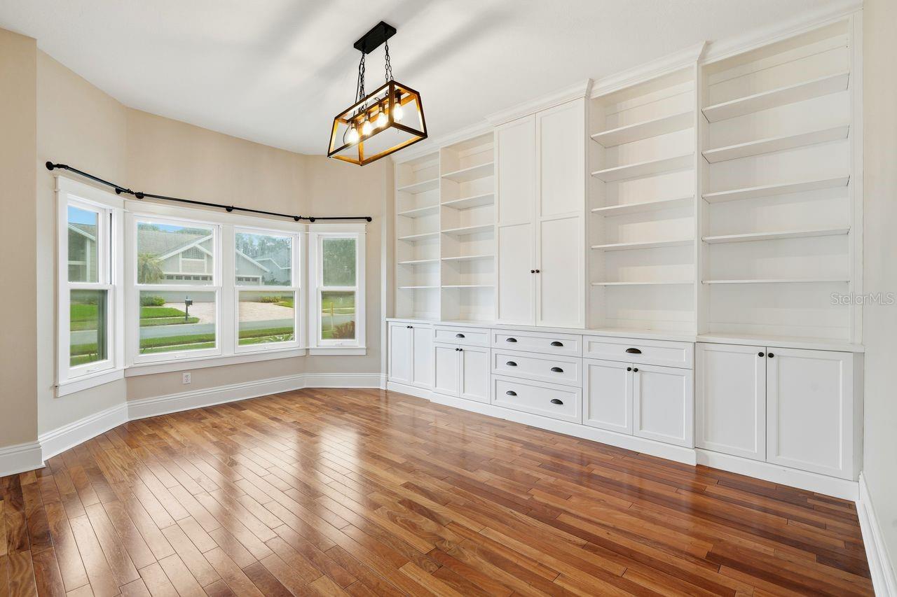 Custom Library/Office