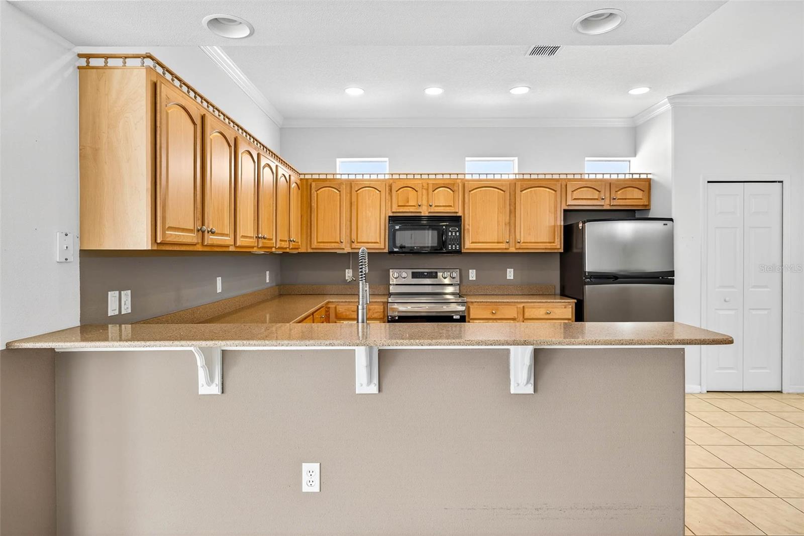 Kitchen with Breakfast Bar