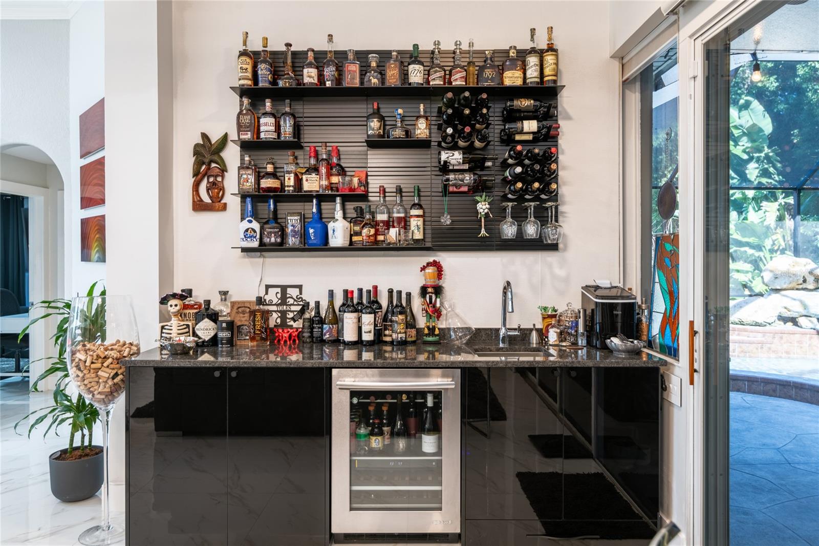 BAR AREA