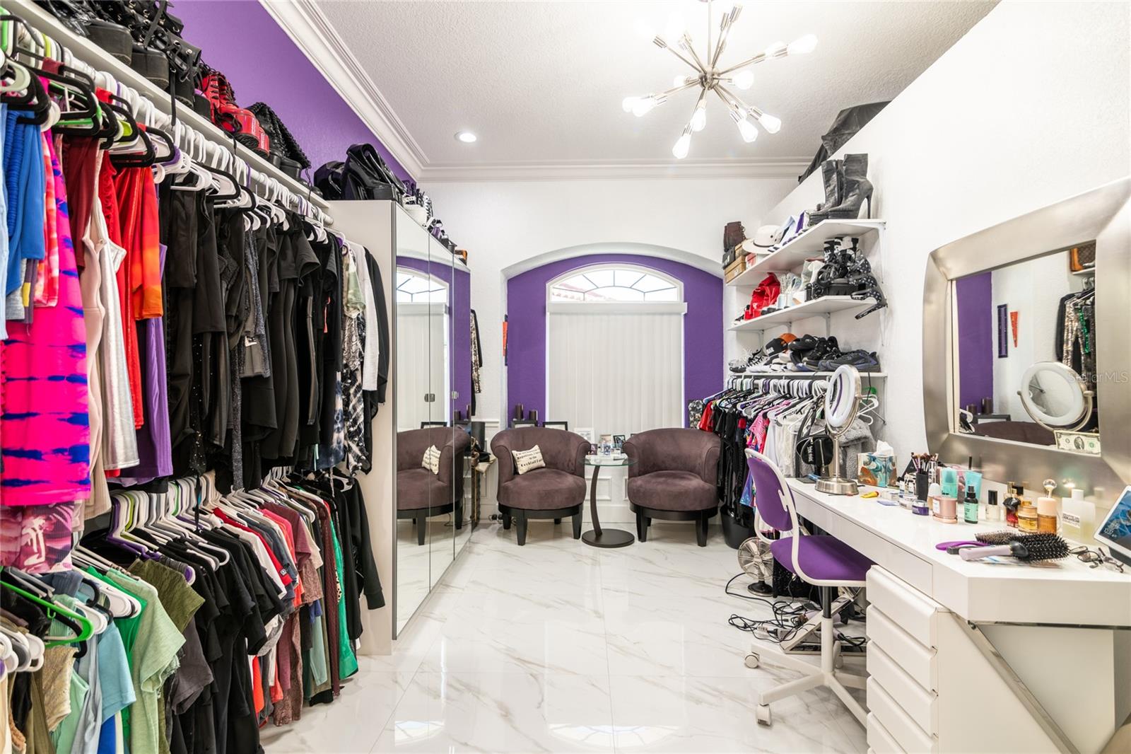 HER CLOSET SUITE