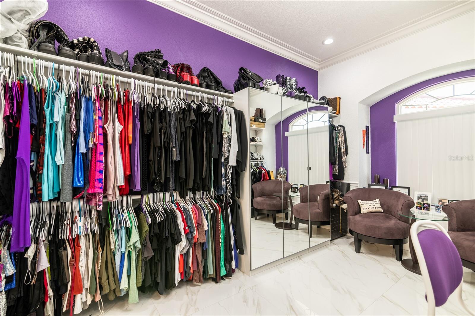 HER ULTIMATE CLOSET SUITE