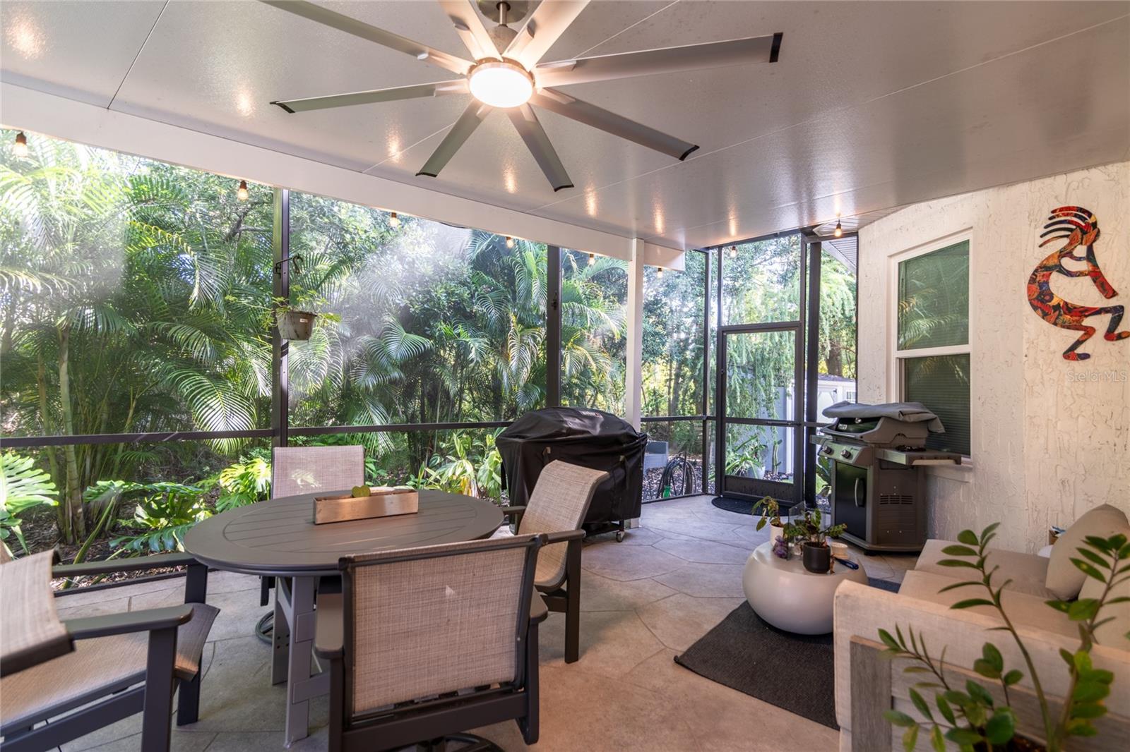 OUTSIDE RELAXING PATIO - GREENERY