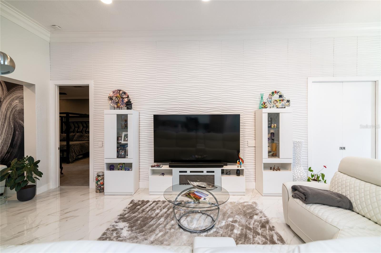 LIVING ROOM AREA