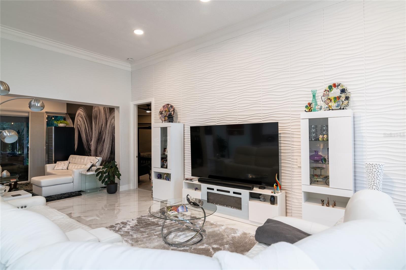 LIVING ROOM AREA WITH VIEW OF BAR AREA