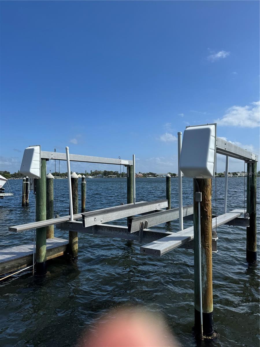 Electric Boat Lift
