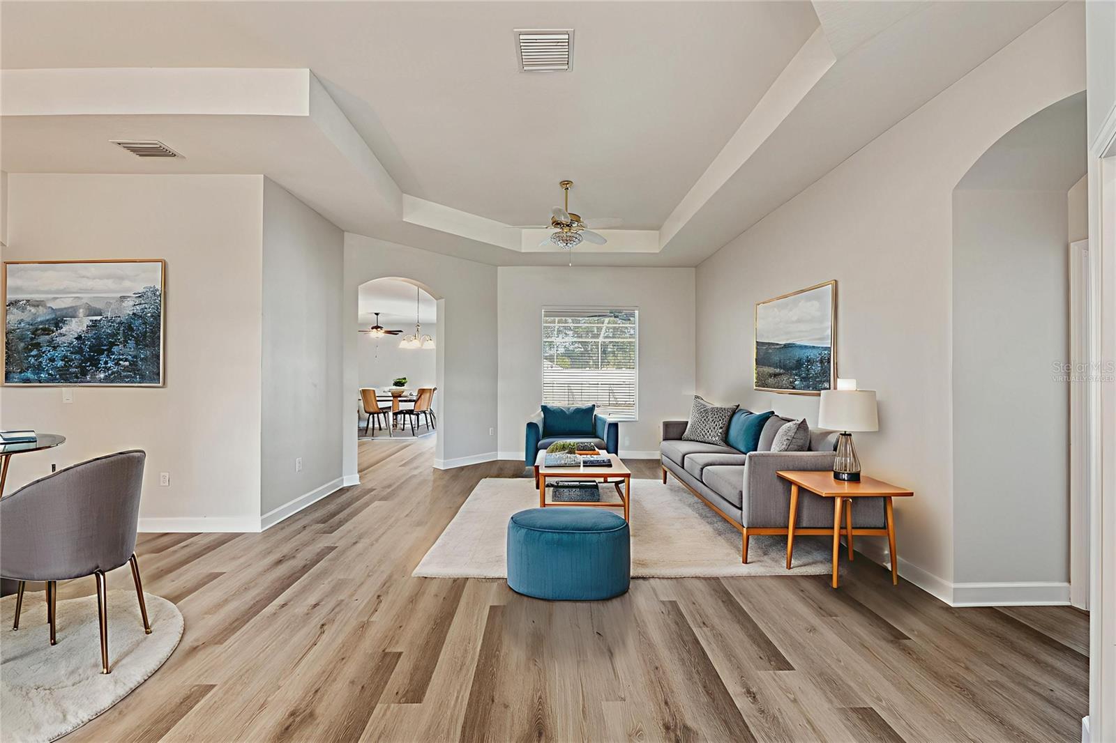 This photo has been Virtually Staged.